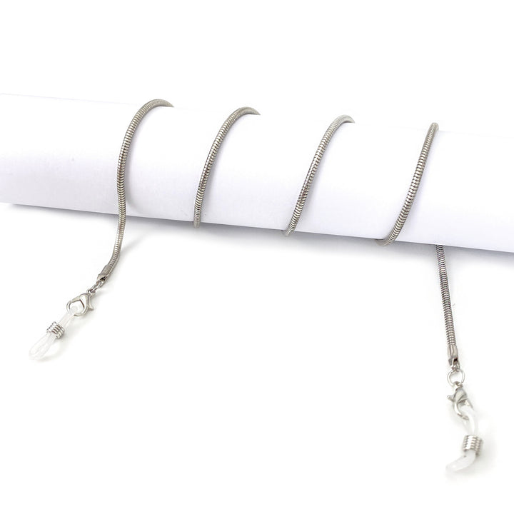 Minimalist Chain Eyewear Holder Stornfield