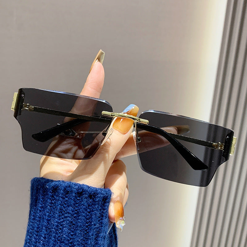 Women's fashionable square sunglasses with luxurious frame and polarized lenses Stornfield