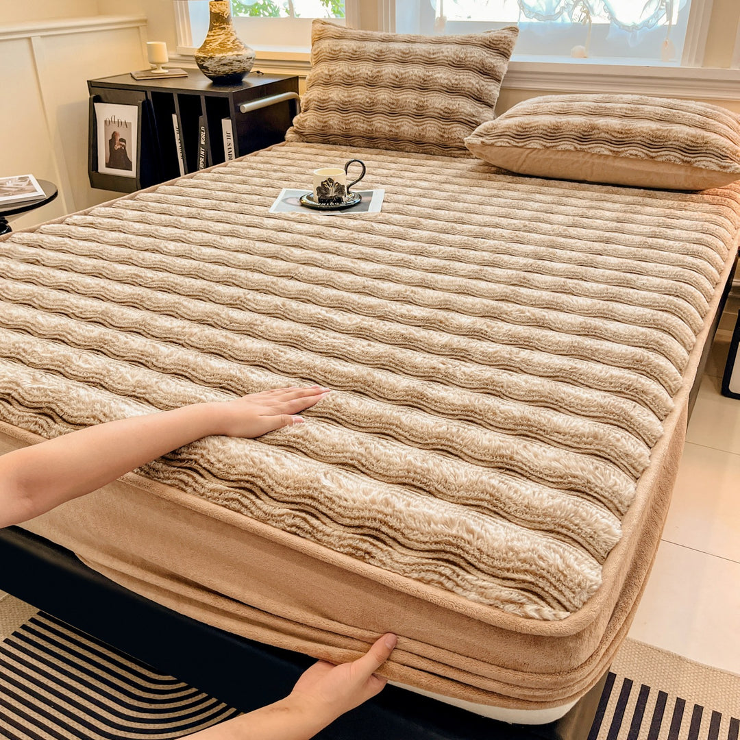 Ribbed Plush Mattress Protector