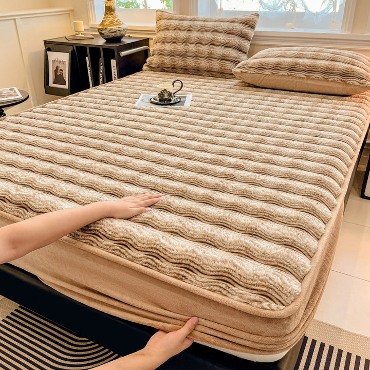 Ribbed Plush Mattress Protector