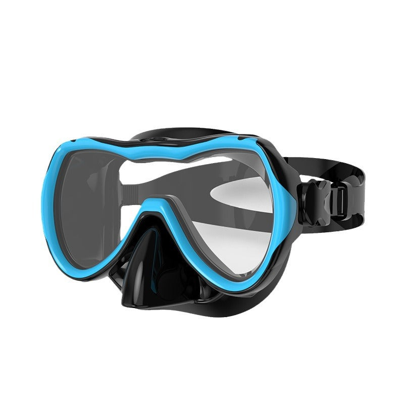 Diving mask with wide field of vision by Stornfield
