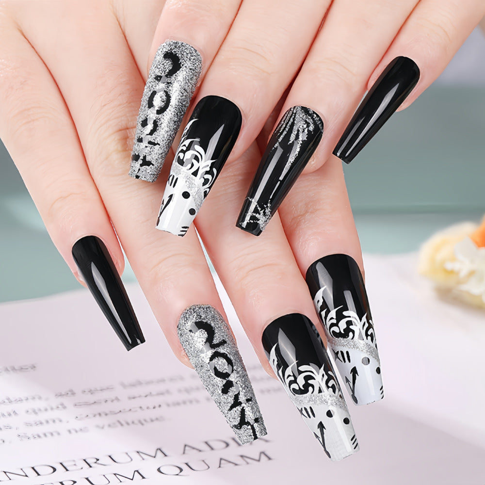 Artificial nails in elegant black and white design Stornfield