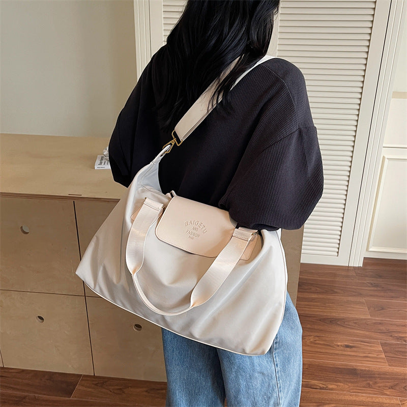 Stylish Sports Weekend Duffle Bag