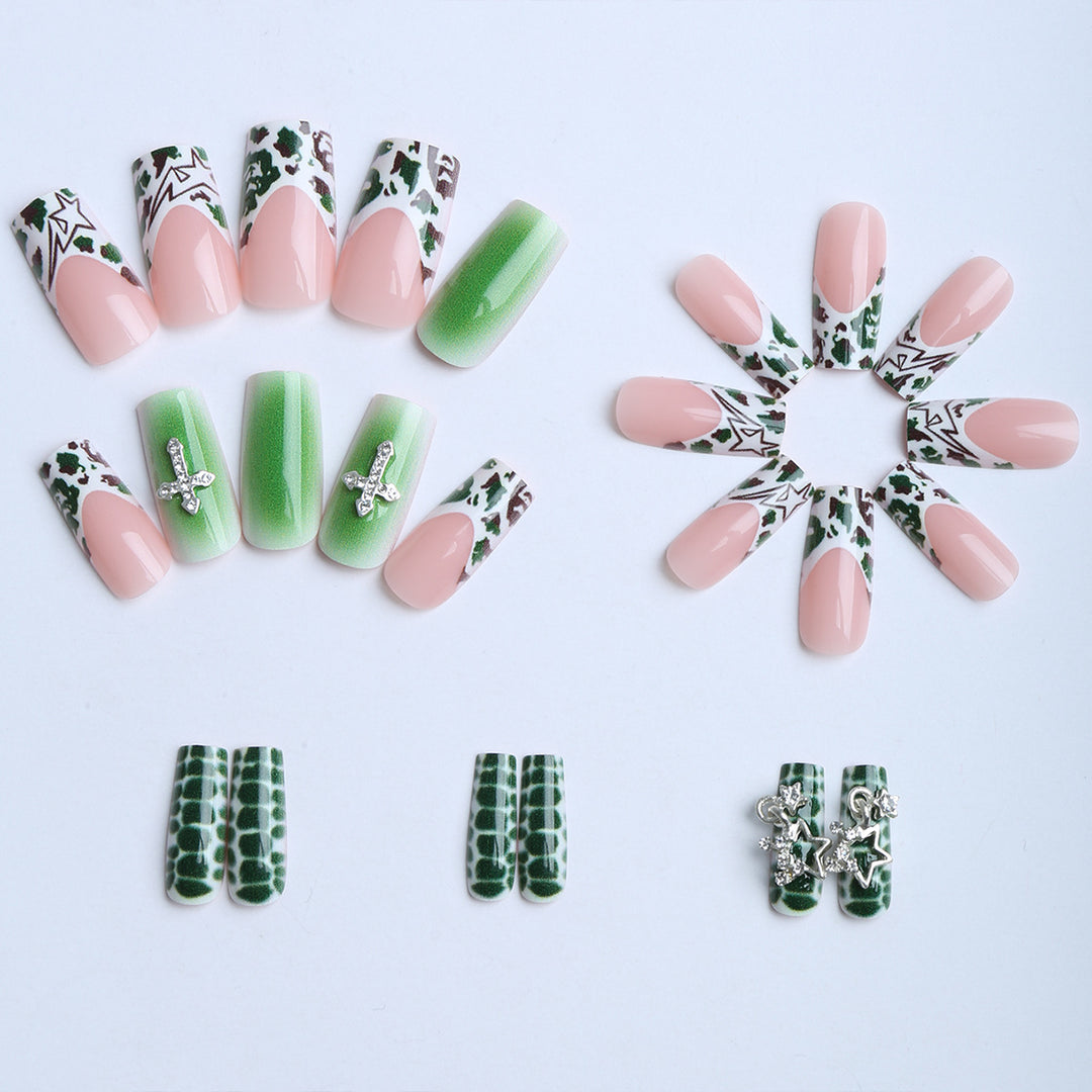 Artificial nails with striking design Stornfield