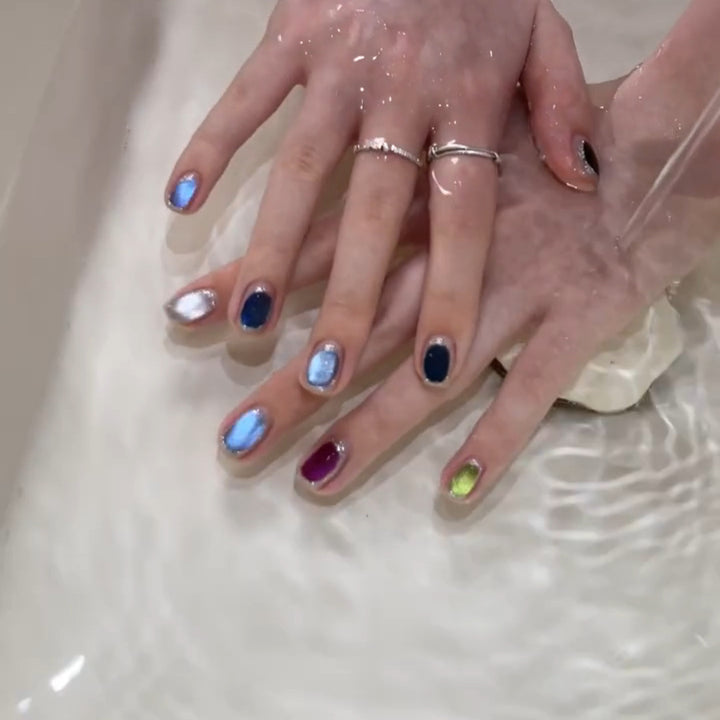 Artificial nails with holographic effect Stornfield