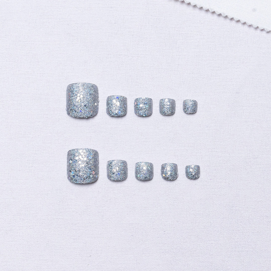 Glamorous Glittery Toe Nail Art Stornfield