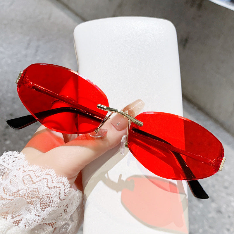 Ladies sunglasses in modern oval design with contrasting frame Stornfield