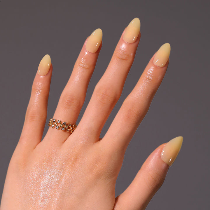 Luxurious artificial nails in elegant stiletto design Stornfield