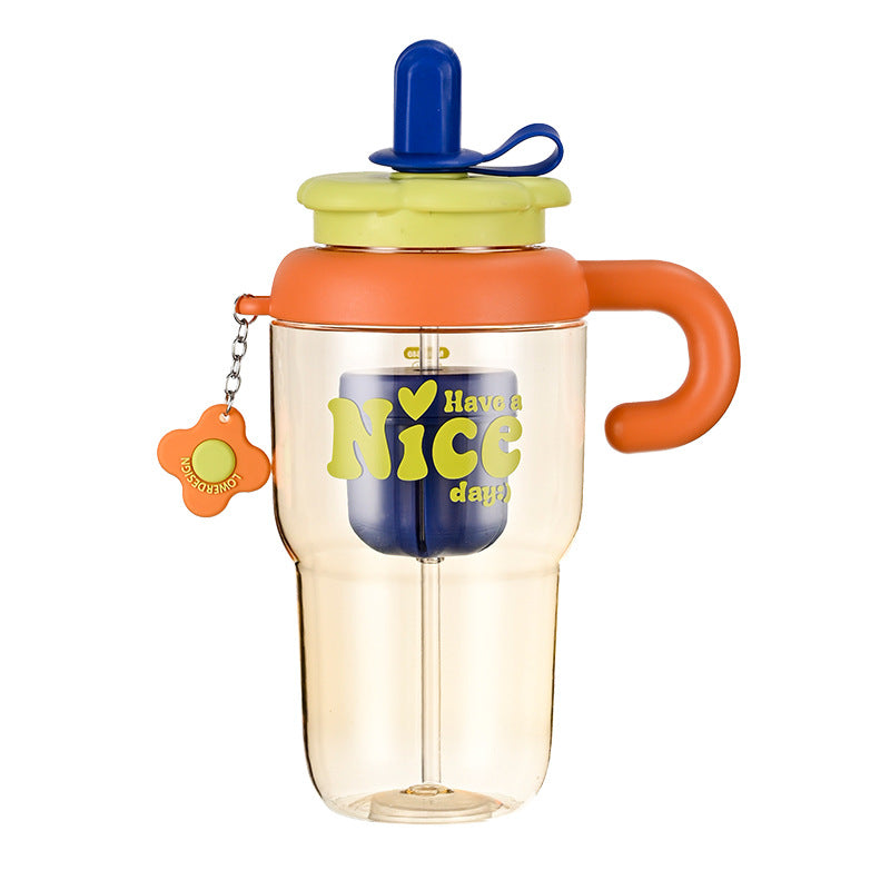 Unisex drinking cup with integrated straw and spill protection Stornfield
