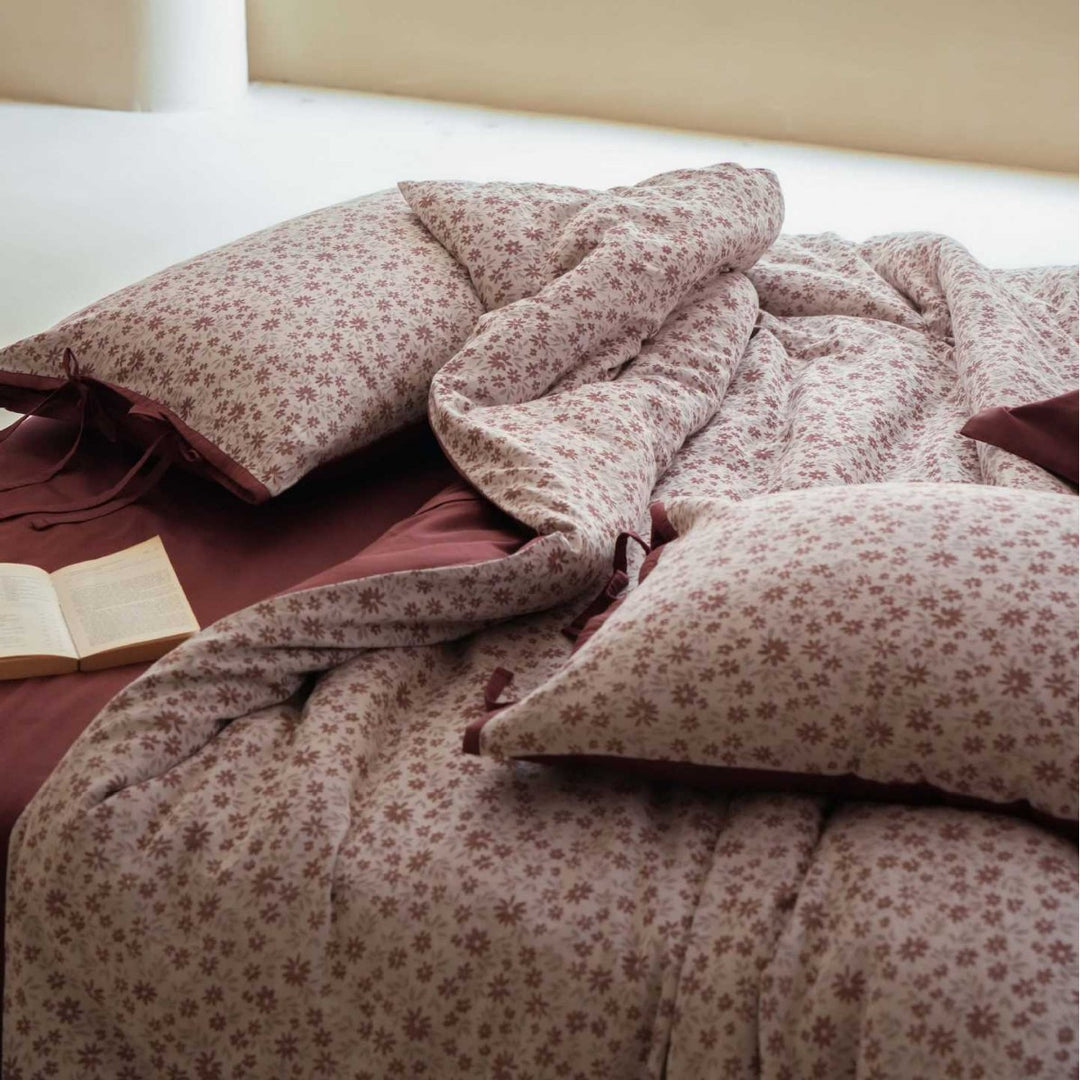 Printed Cotton Sateen Duvet Cover Set with Tie-Closure Pillow Shams and Reversible Solid Backing