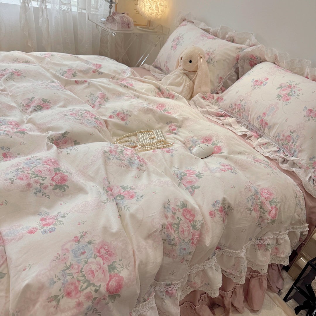 Romantic bedding set with lace ruffle, frills and fine rose stripe