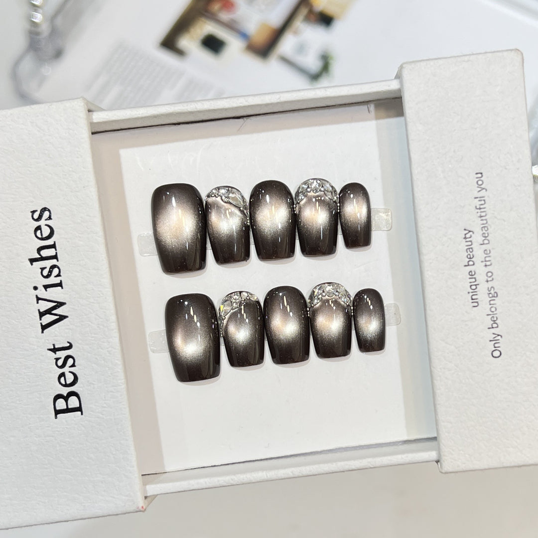 Elegant Press-On Nail Art Set with Rhinestone Accents Stornfield