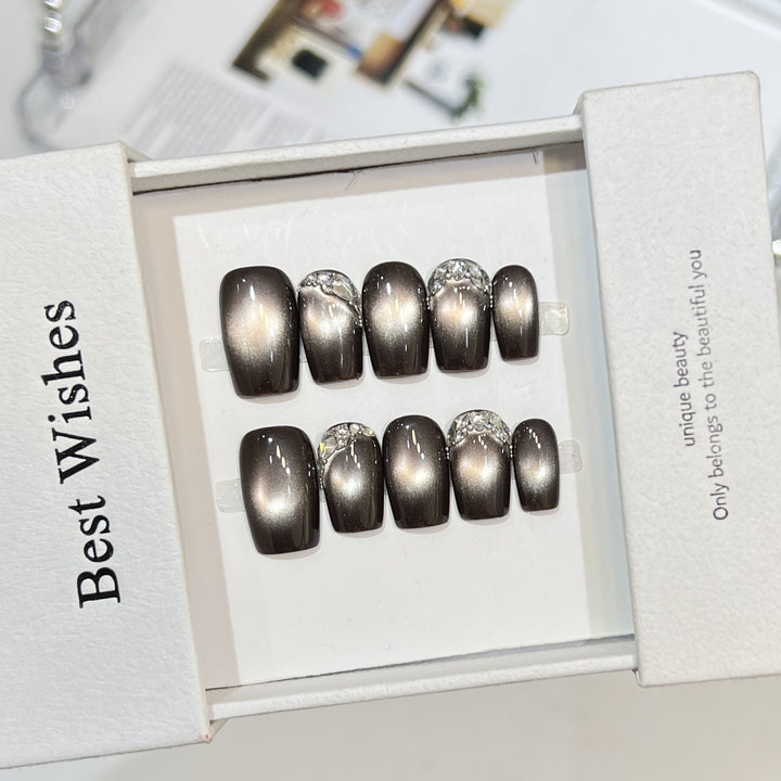 Elegant Press-On Nail Art Set with Rhinestone Accents Stornfield