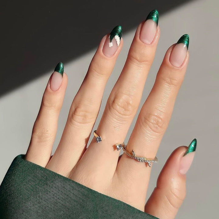 Artificial nail set with festive winter theme Stornfield