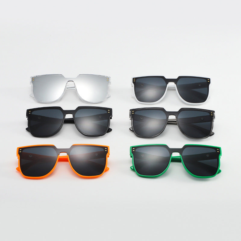 Women Fashionable Oversized Sunglasses with Distinctive Design Stornfield