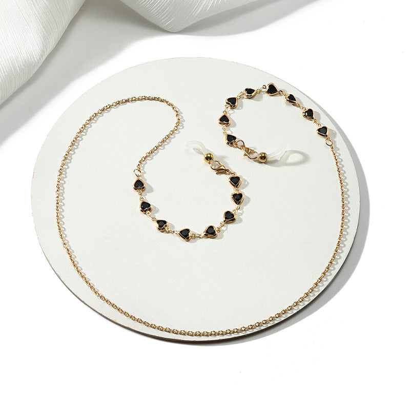 Heart-Shaped Pendant Necklace Stornfield