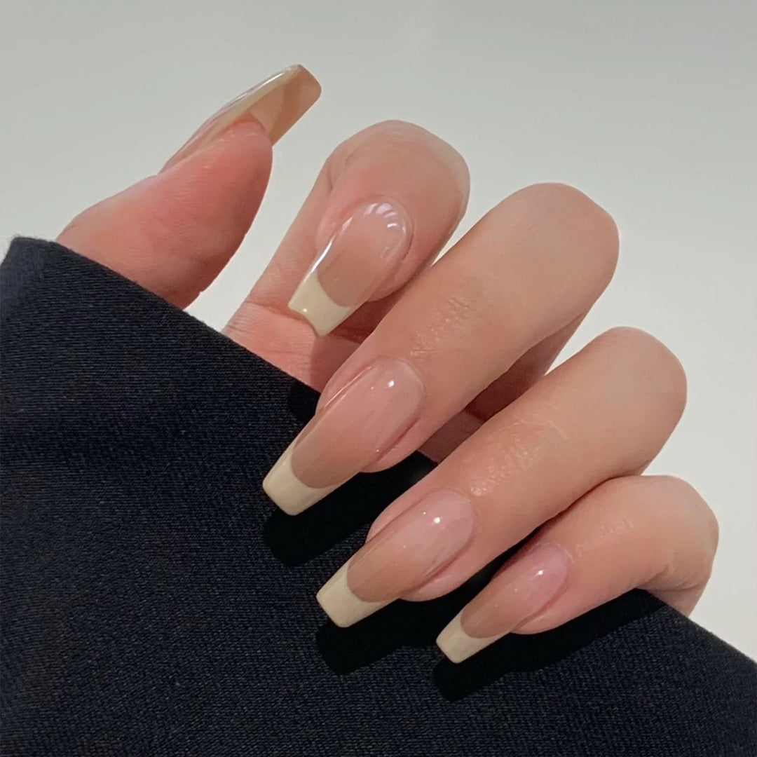 Artificial nail set with classic French tips Stornfield