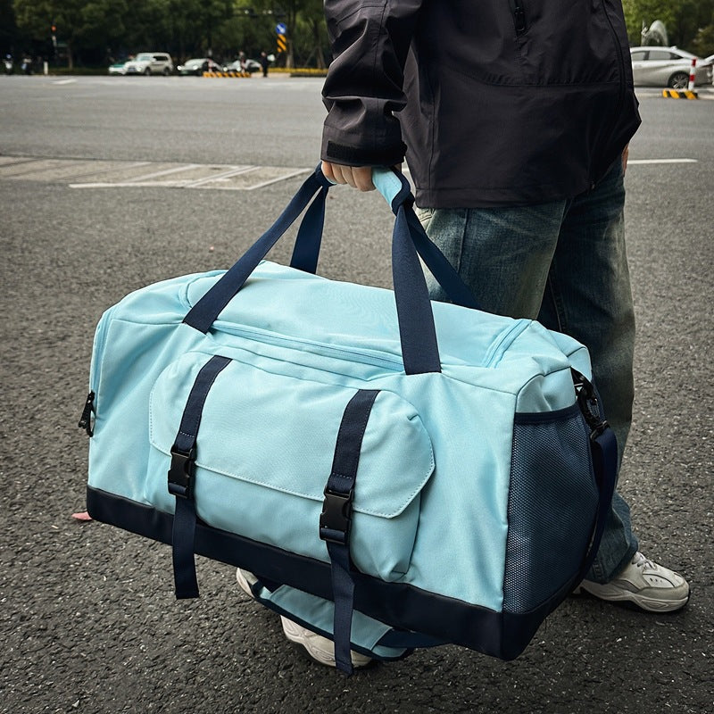 Sport and leisure travel bag with water-repellent material and reinforced carrying handle Stornfield