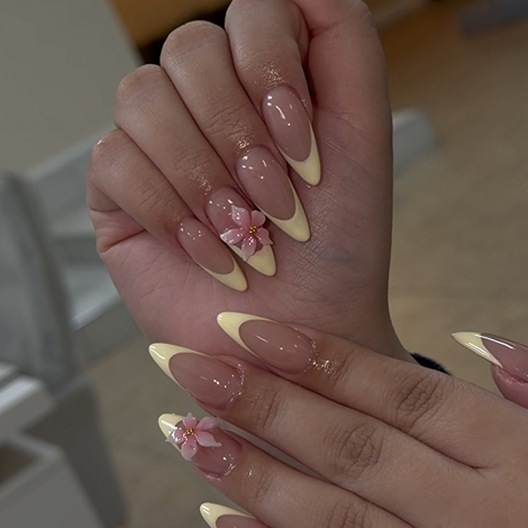 Glamorous stiletto nails with elegant star design Stornfield