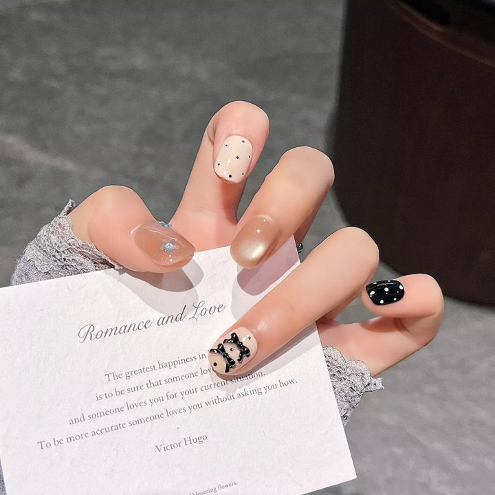 Artistic Nail Design Set Stornfield