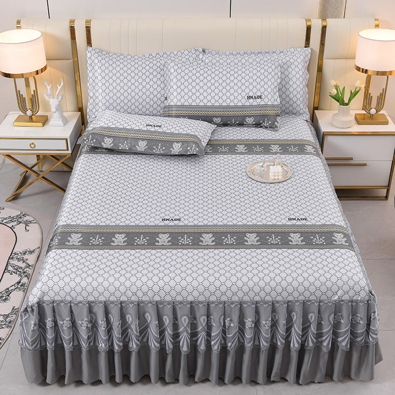 Ladies daybed cover with playful bear motif Stornfield