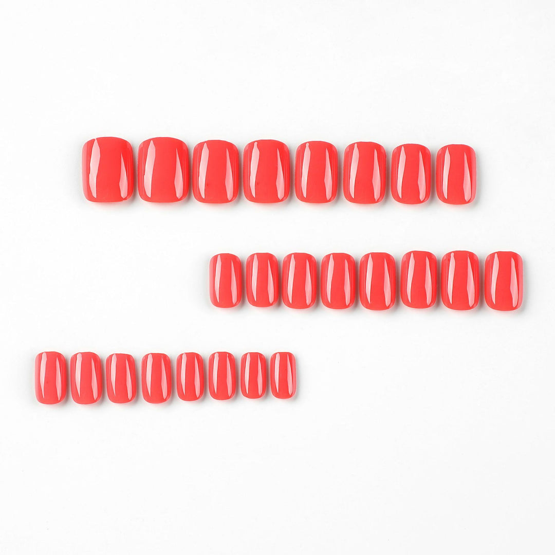 Glamorous nail art with high-gloss finish Stornfield