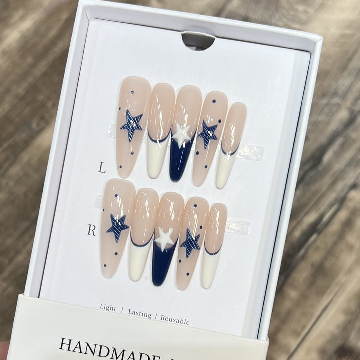 Artistic Star-Embellished Press-On Nails