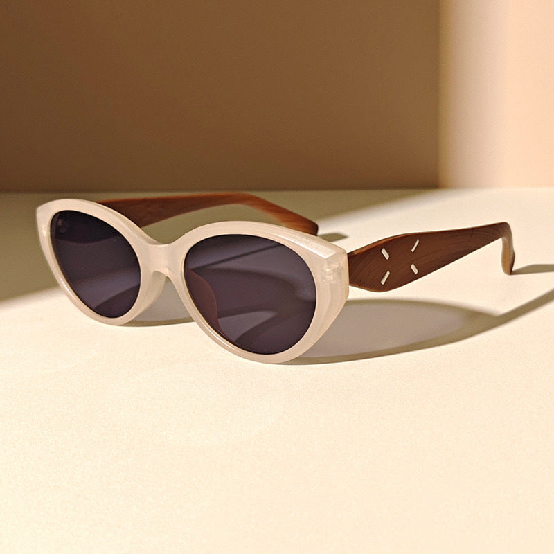 Fashionable Sunglasses in Elegant Cat-Eye Style Stornfield