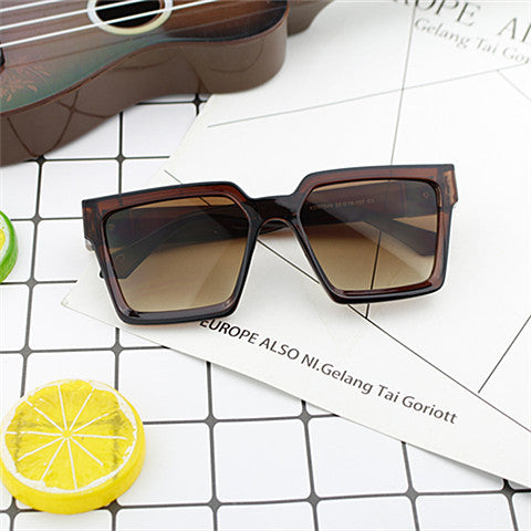 Women's oversized sunglasses in trendy corner design Stornfield