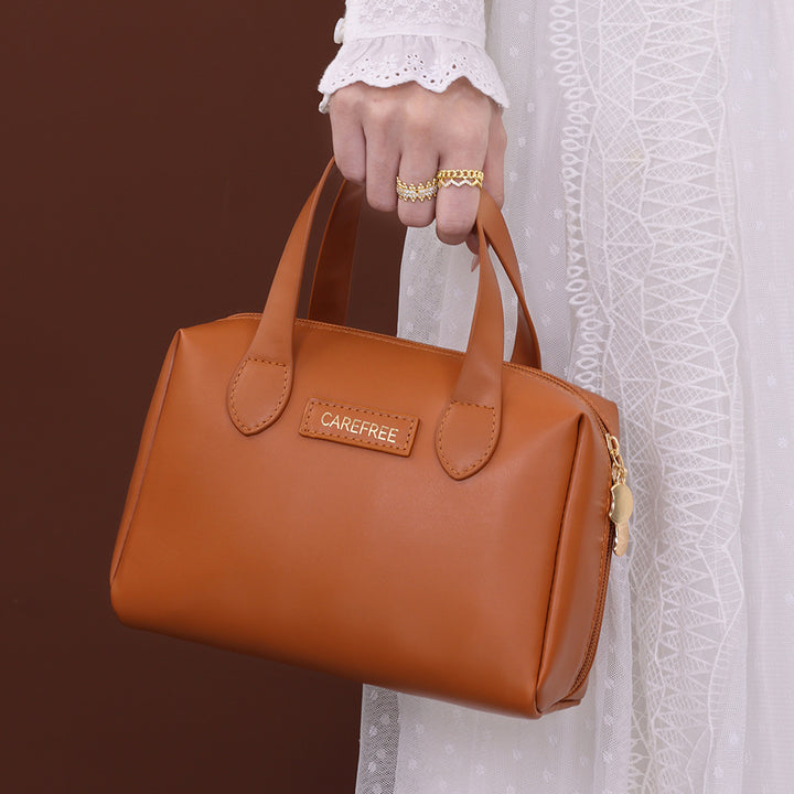 Cosmetic Transport Bag with Elegant Design and Practical Compartments Stornfield
