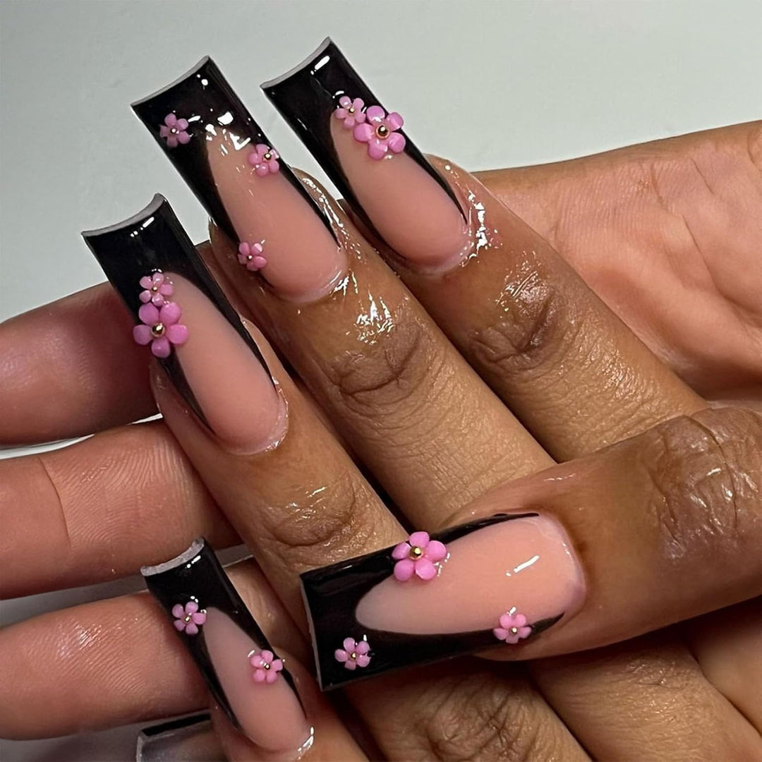 Artificial nail set with elegant flower applications Stornfield