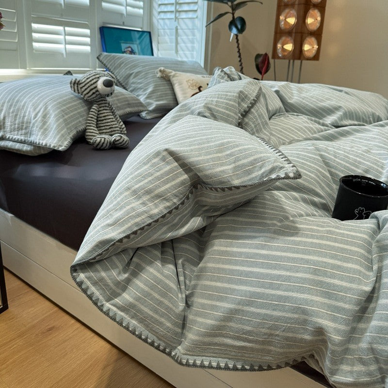 Lightweight Checkered Bedding Set