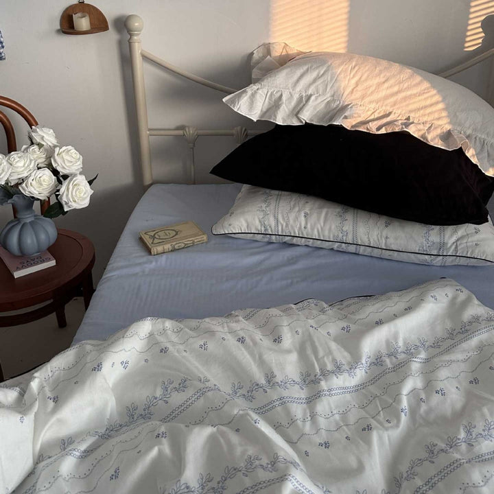 Floral Printed Cotton Sateen Duvet Cover Set with Piped Edge & Matching Pillow Shams