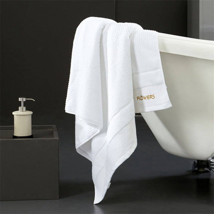 Luxurious terry towel set made of cotton velour with ribbed texture