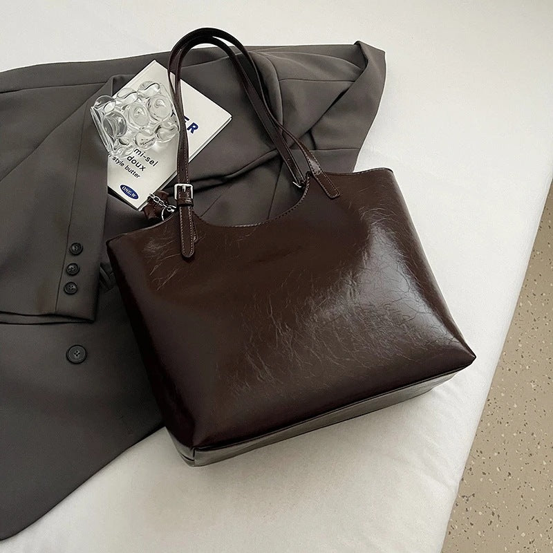 Luxurious Textured Leather Tote Stornfield