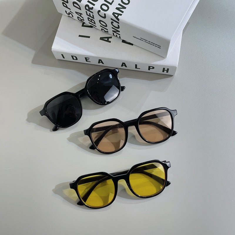 Fashionable Vintage Sunglasses with Wide Frame Stornfield