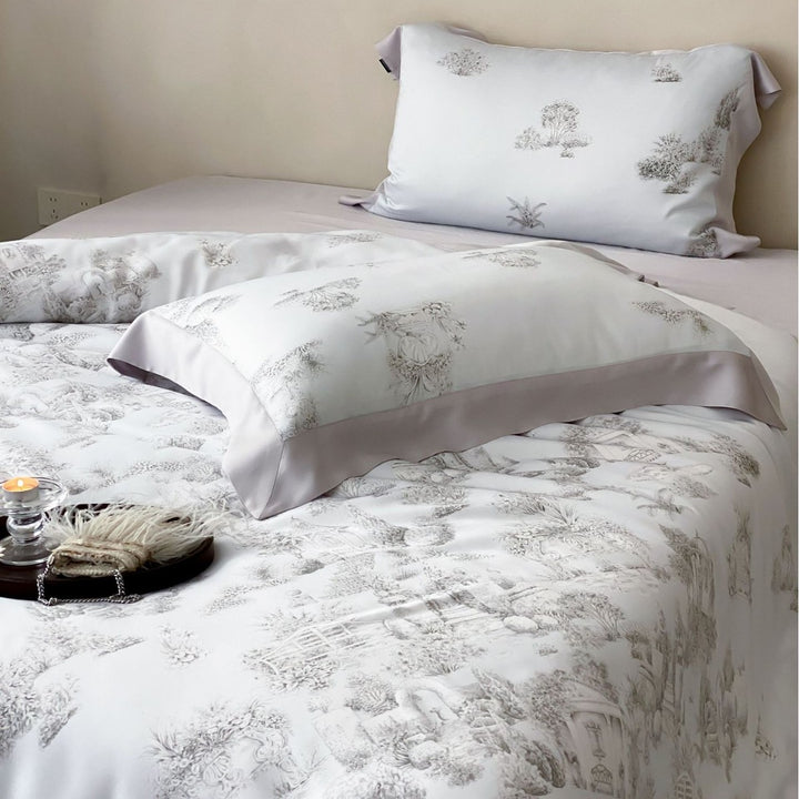 Luxurious cotton satin bedding set with Toile motif and fine satin piping