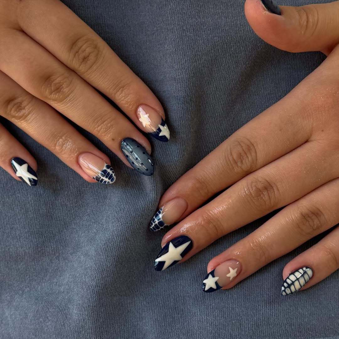 Acrylic Nail Set with Fashionable Star Design Stornfield