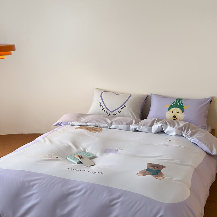 Children's bedding set with large teddy bear print and soft cotton satin