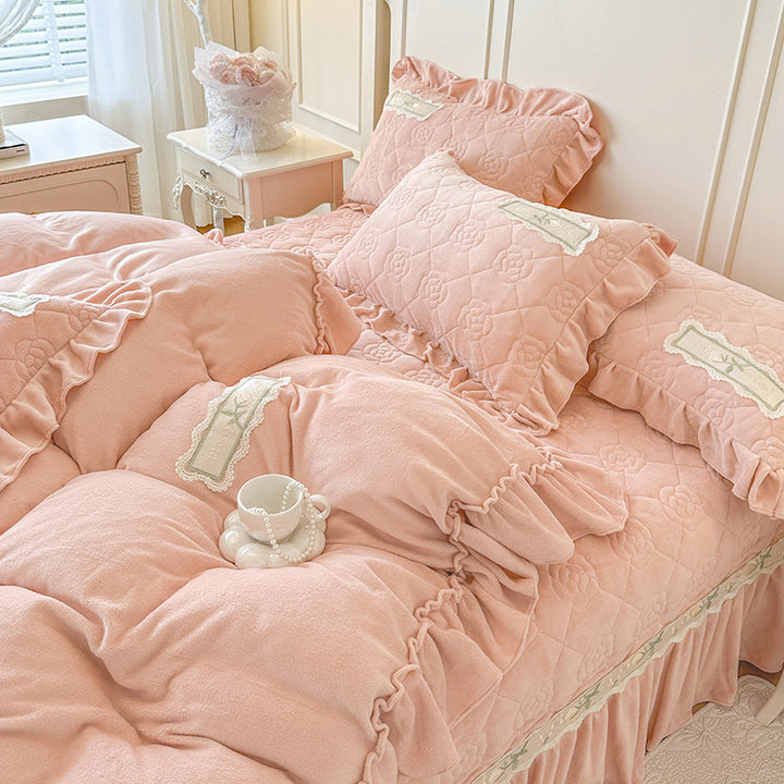 Cozy Floral Embroidered Bedspread Set