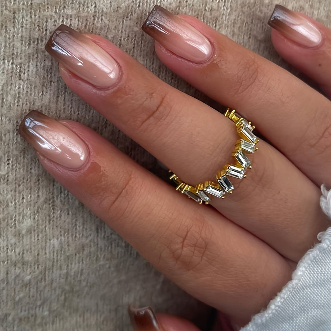 Glittery Ombre Nail Set Stornfield