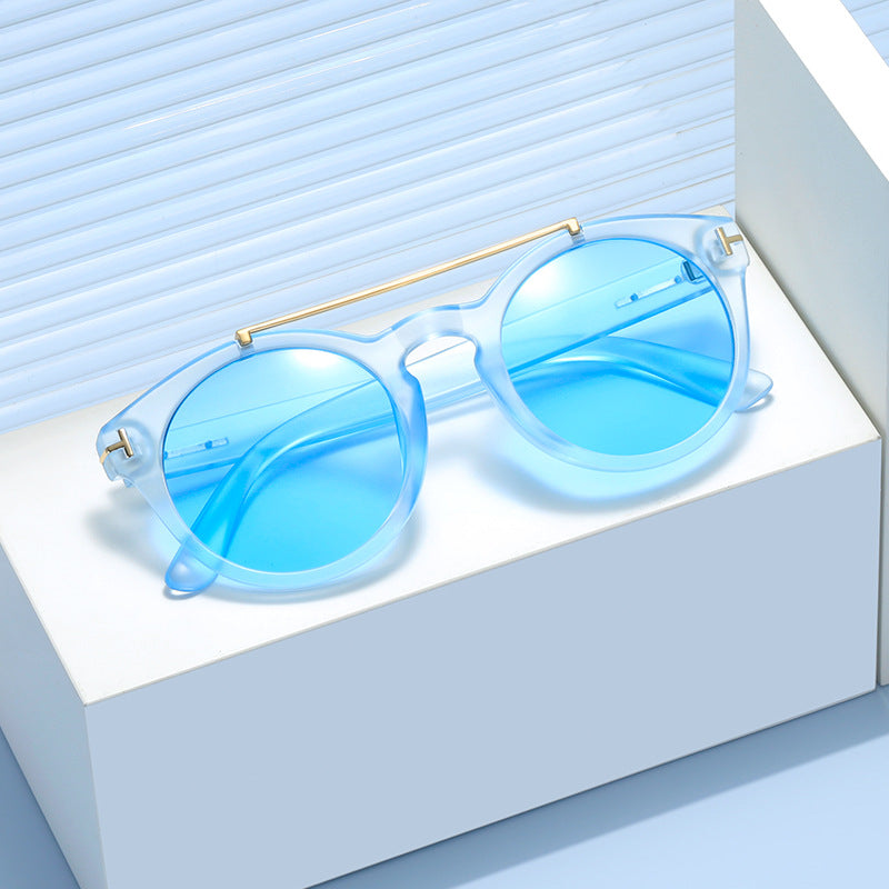 Ladies fashionable sunglasses with elegant round lenses Stornfield