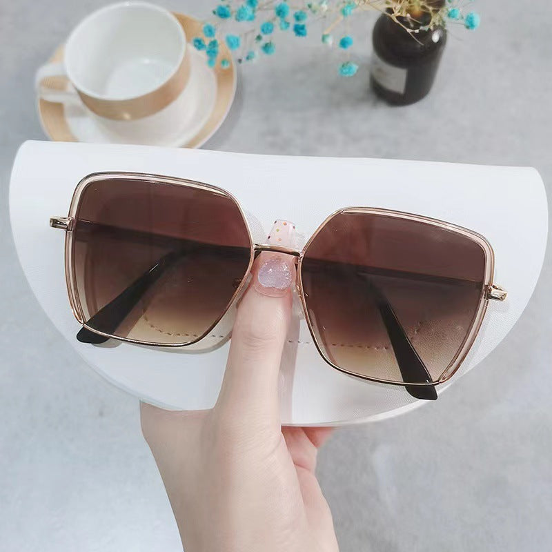 Ladies stylish oversized sunglasses Stornfield