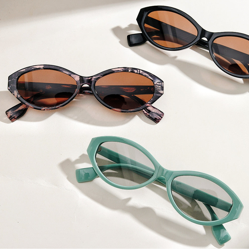 Ladies' fashionable cat-eye sunglasses with ergonomic frame Stornfield