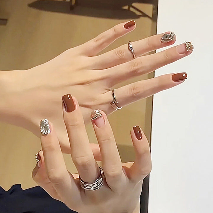 Nail set with Sparkling Crystal and Glitter Accents Stornfield