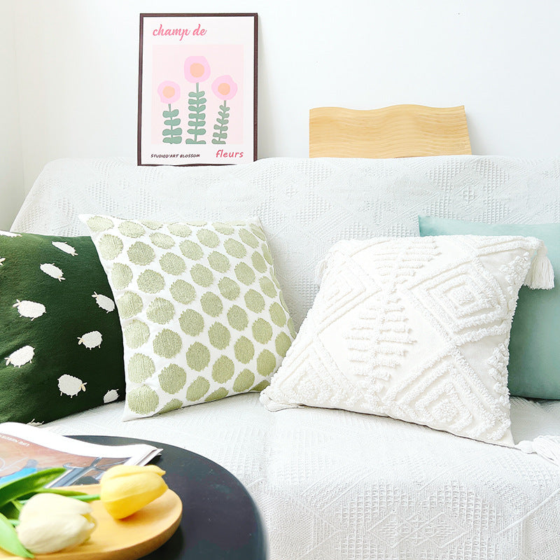 Square cushion cover with embroidered sheep motifs made of cotton blend Stornfield