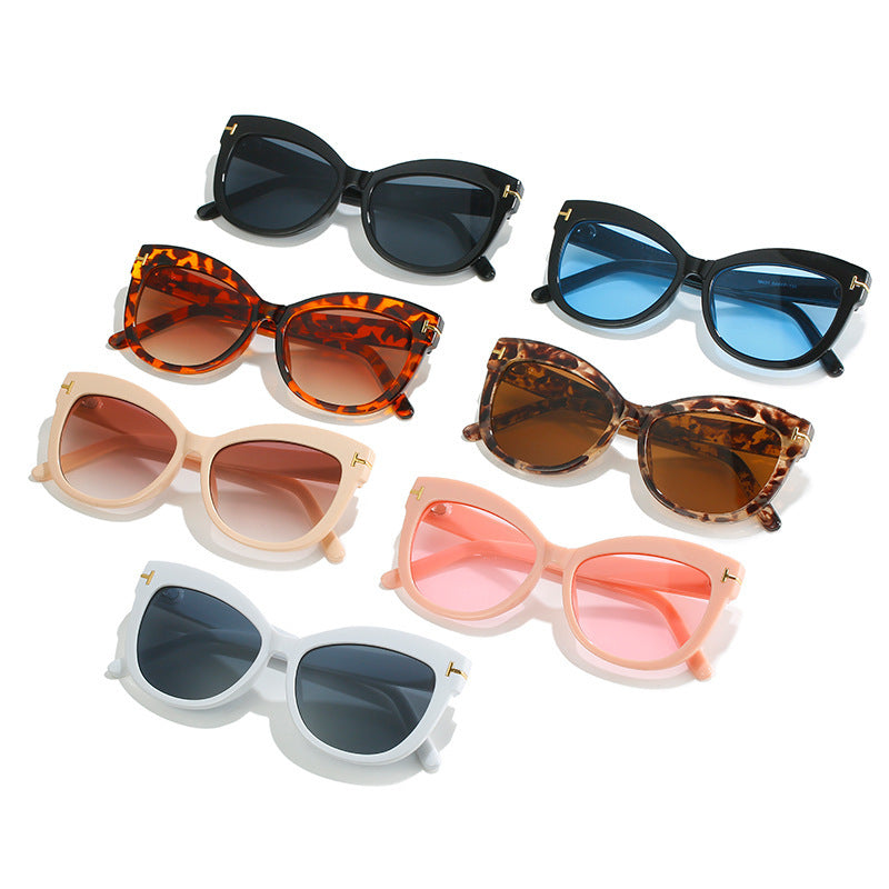 Chic Oversized Cat-Eye Sunglasses Stornfield