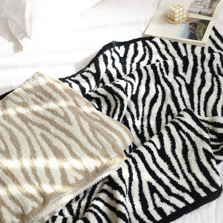 Houndstooth Patterned Throw Blanket