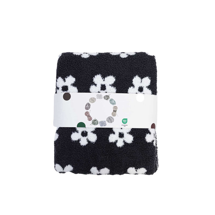 Extra soft fluffy blanket with teddy finish and floral relief