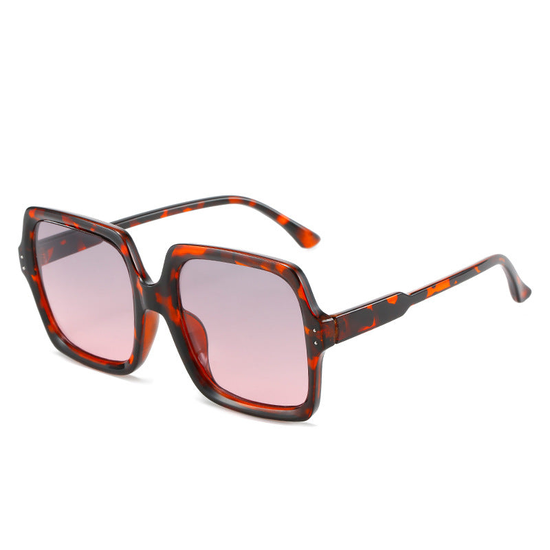 Ladies square fashionable sunglasses with polarized lenses Stornfield